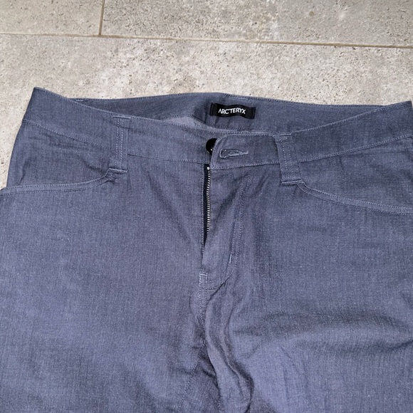 Men’s Arc’teryx A2B pants (32x32) 2 pairs - Picture 3 of 6